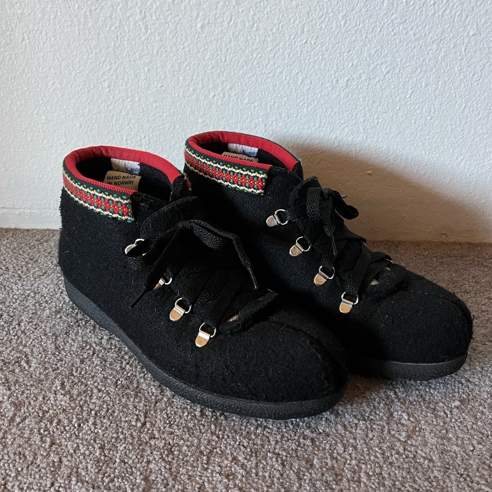 Nye Nesna Norwegian Wool Boots size 41